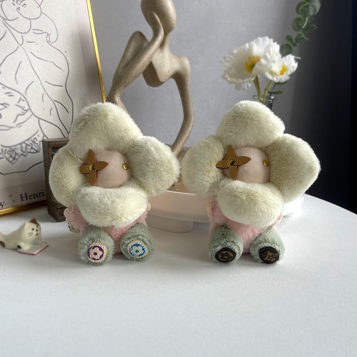 Cute Sunflower Plush Keychain – Vivian Doll Bag Charm for Women, Car & Backpack Decorations