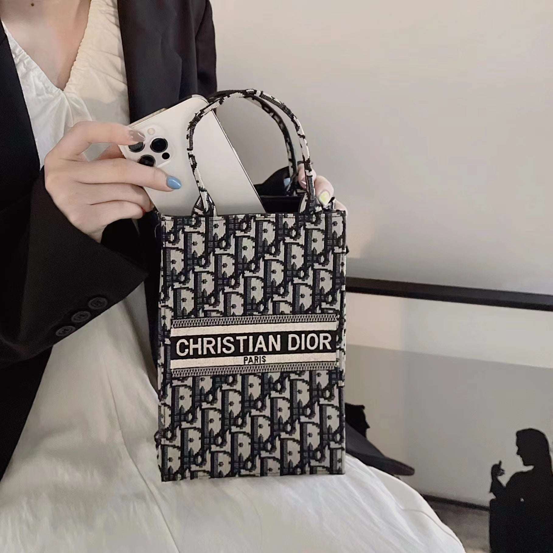 Classic Tote Bag With Crossbody Strap-1-2